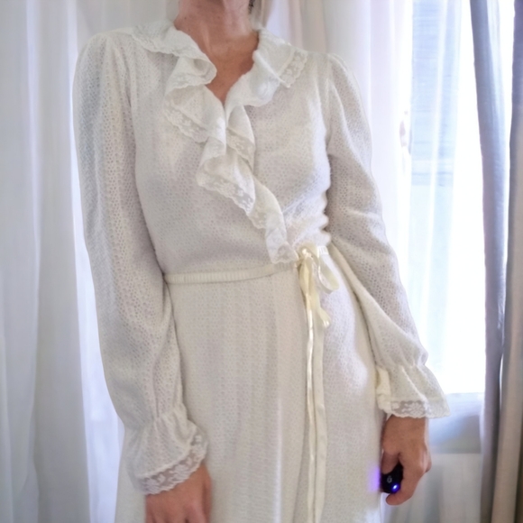Vtg Lace Peignoir Dressing Gown - Picture 5 of 15